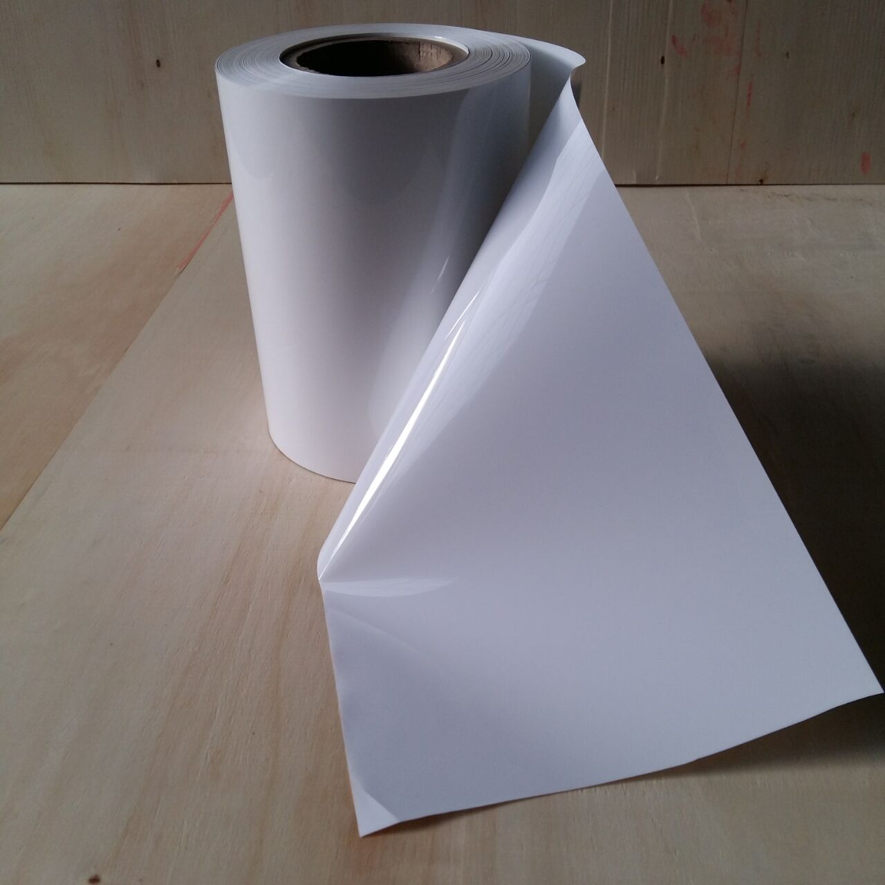 pet白膜 双面高电晕56达因 15um-280um现货