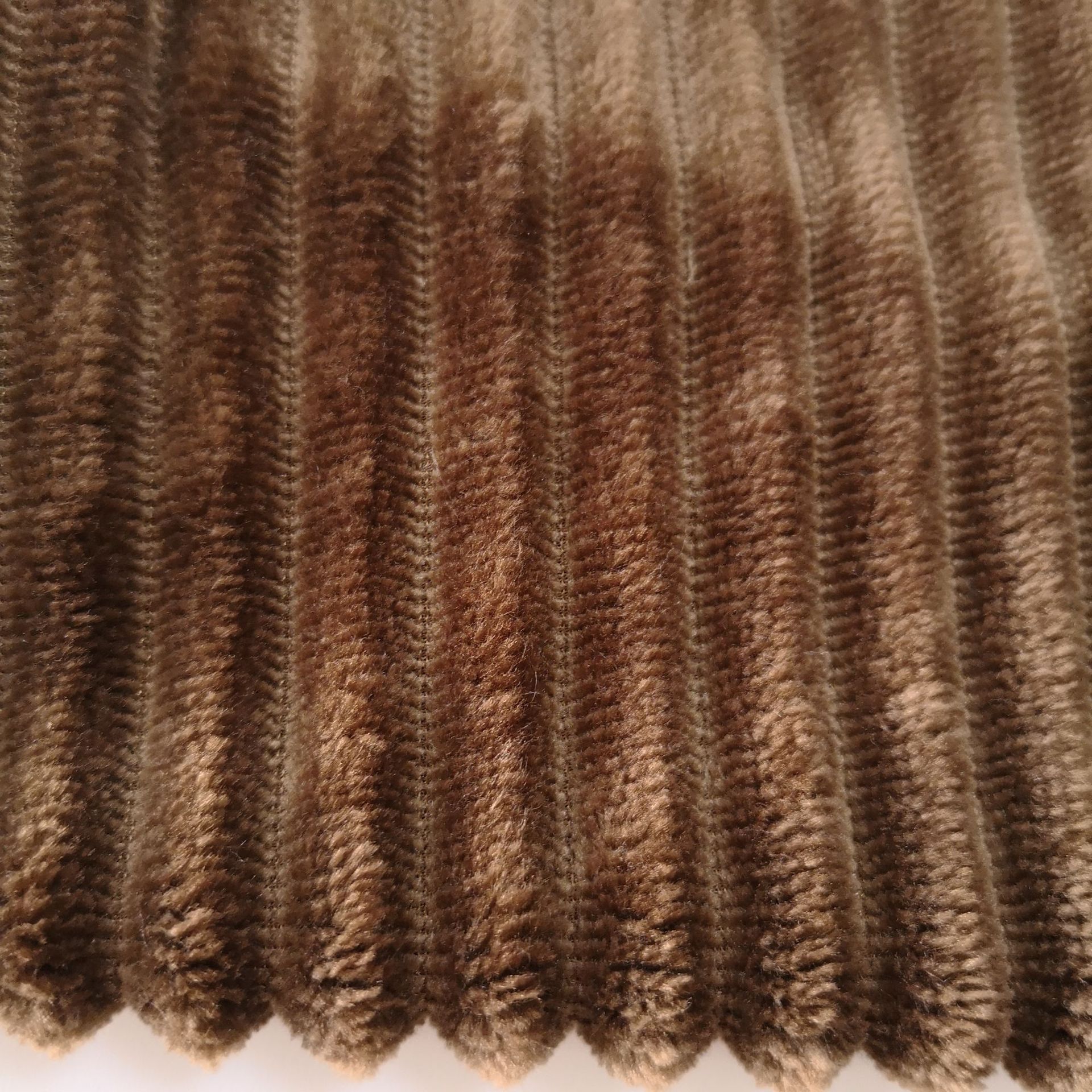 厂家供应双面法兰绒抽条 18mm间距条灯芯绒抽条绒布 玩具毛绒面料