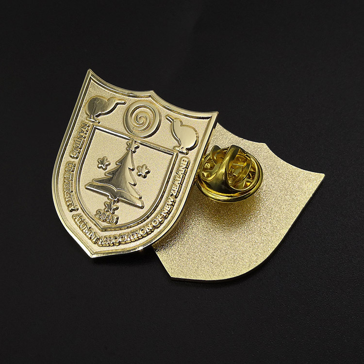 纯铜压冲仿古铜胸章制作 金属徽章定制厂家 盾形胸章纪念章定做