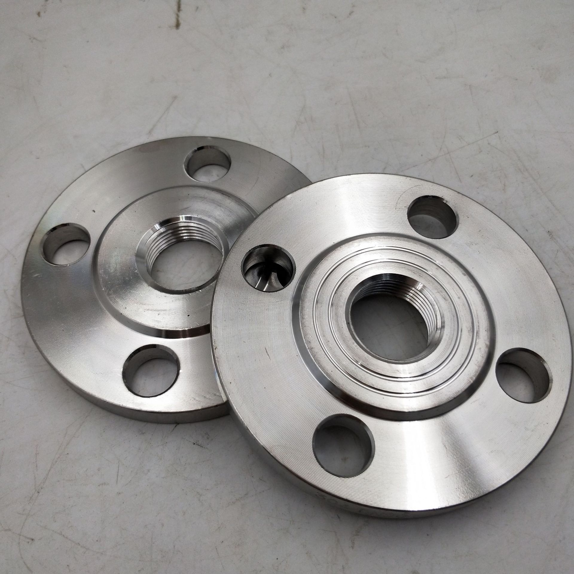 304不锈钢丝扣法兰4分6分1寸2寸内螺纹连接法兰盘水泵内牙内丝圆