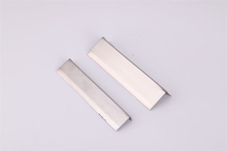 厂家直销地板不锈钢收边条折边l型木地板收口直角扣护角线金属边