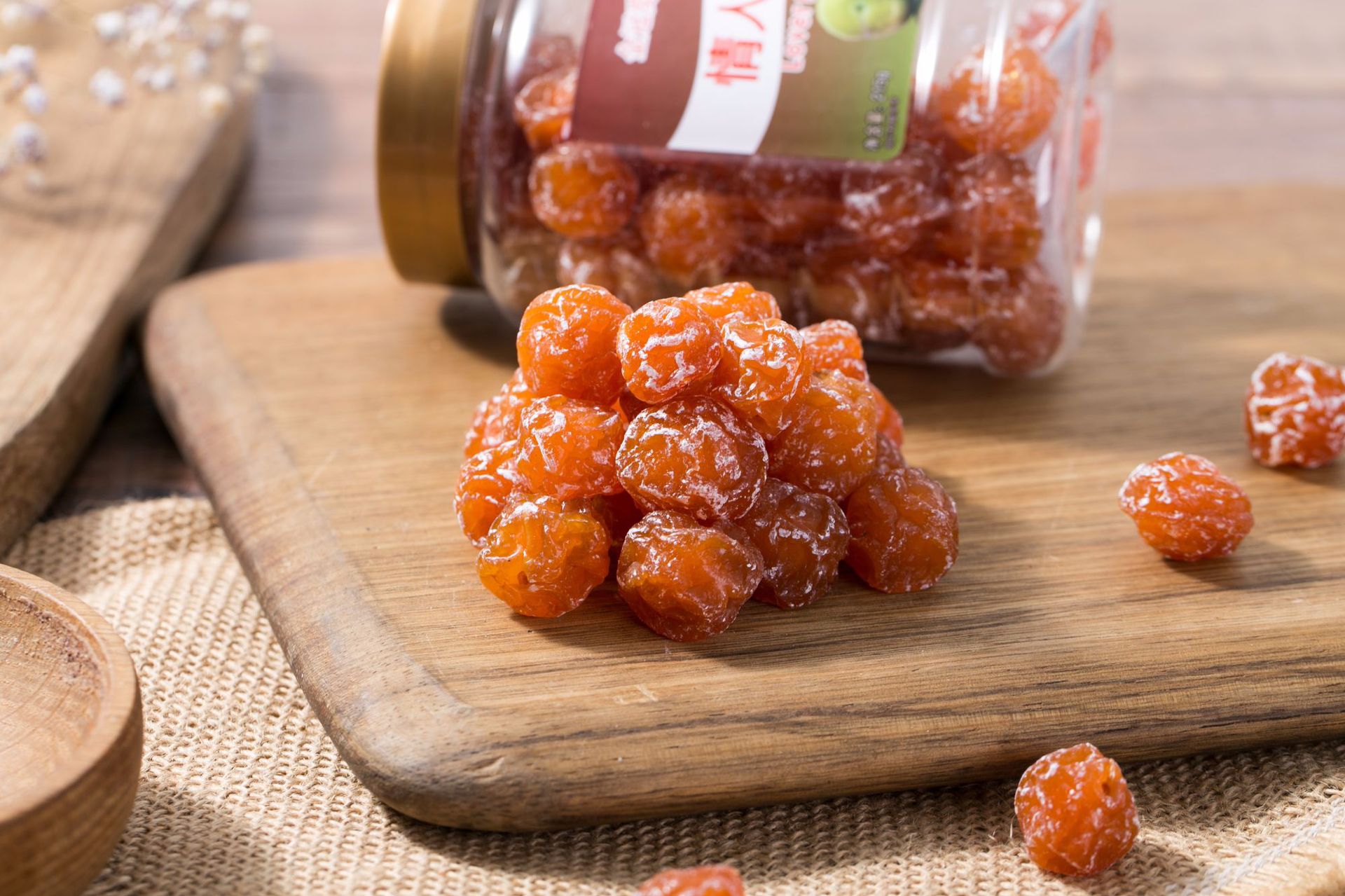 厂家直销香港金冠爱莱客情人梅215g罐装混合酸甜梅子蜜饯果脯果干