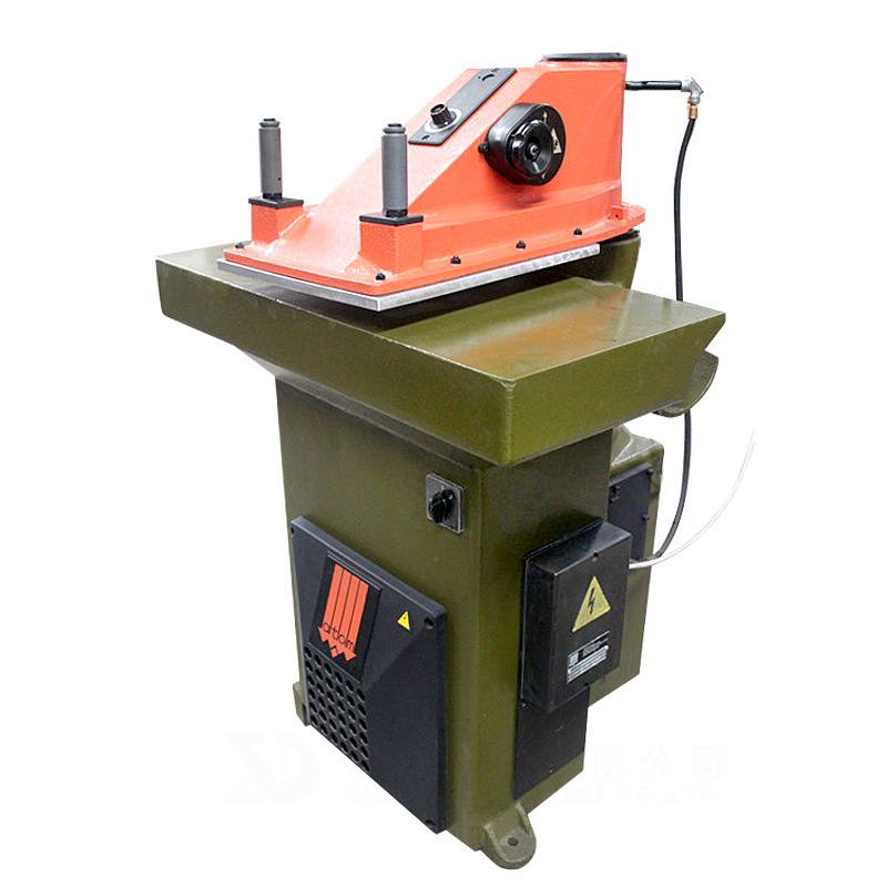 二手意大利阿通atomse15液压摇臂裁断机 摇头啤机皮料加工设备