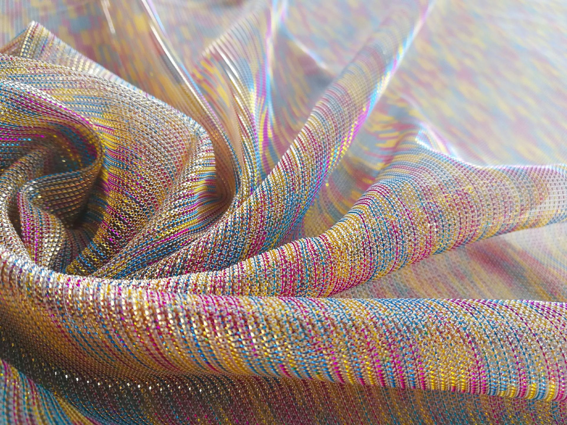 三彩幻灯丝夏季女装垂感面料透气百搭亮色系高级服装超薄面料