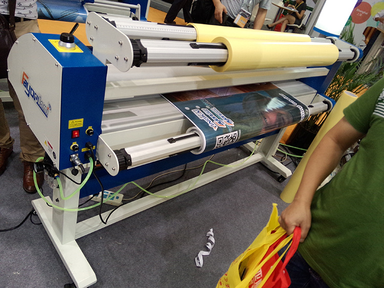 飞扬全自动覆膜机冷裱机有底纸无底纸覆膜机电动裱膜过膜机