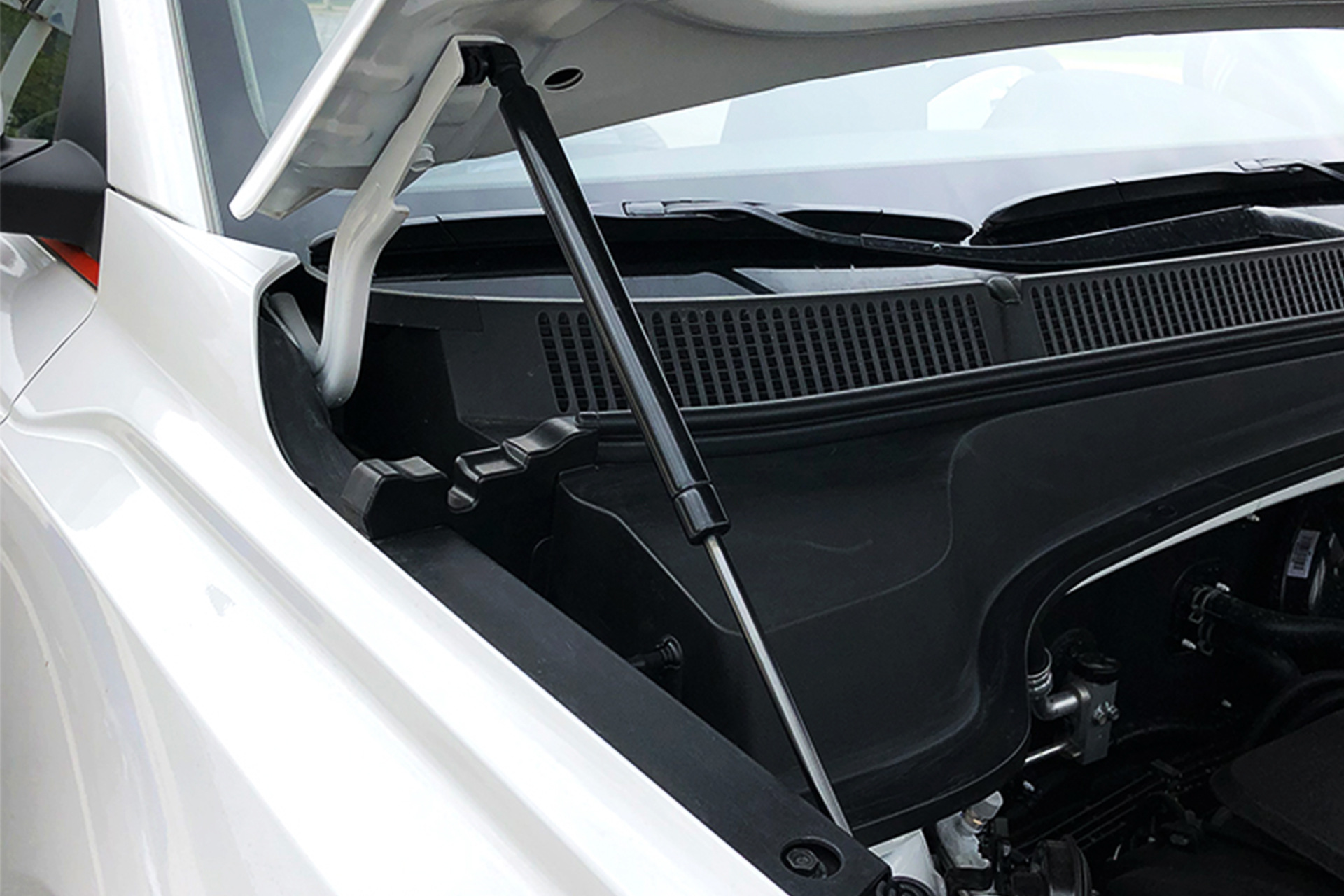 18款起亚智跑引擎盖液压杆 机盖气撑杆 前盖气弹簧 改装液压杆