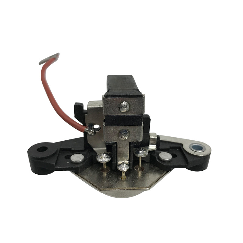 适用于大众捷达桑塔纳依维柯斯太尔解放12v24v汽车发电机调节器