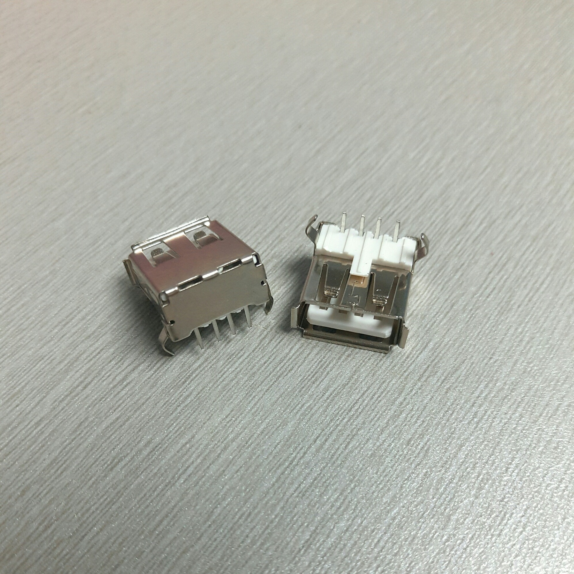 usb母座 电脑接口 usb2.0af沉板90度 a型母座 弯脚 四脚插接口