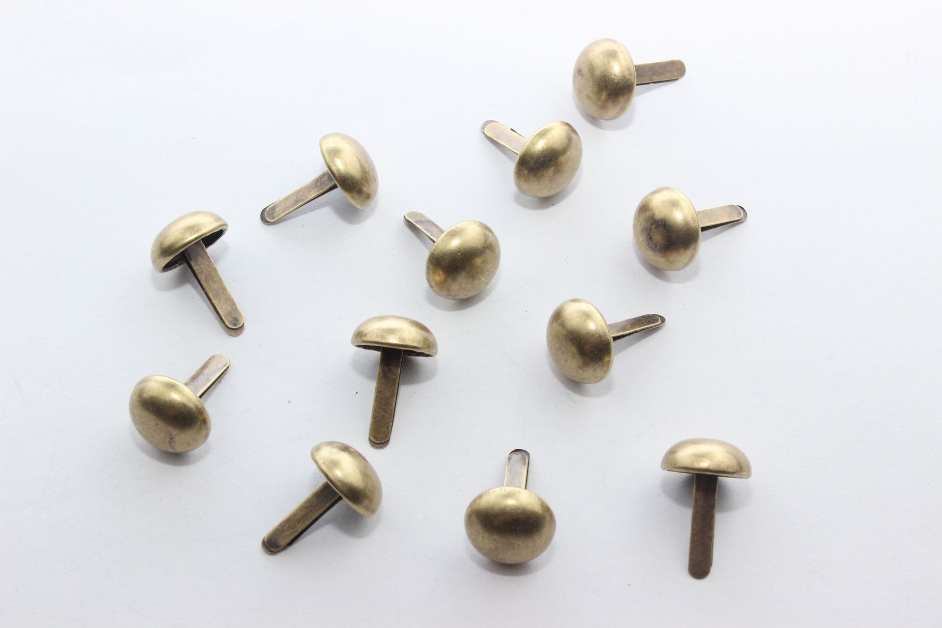 圆头平面镶钻两脚钉服装鞋帽工艺品装饰金属双脚五角星泡钉