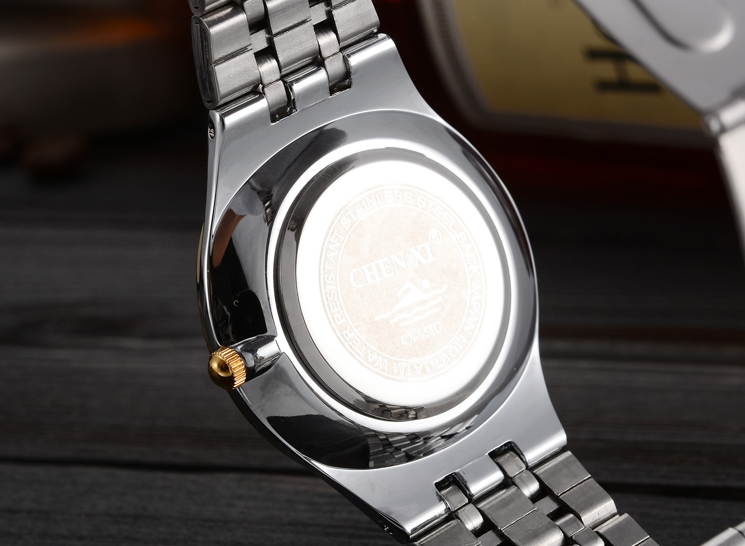 晨曦正品超薄钢带休闲防水情侣手表男士潮流石英腕表055a间金