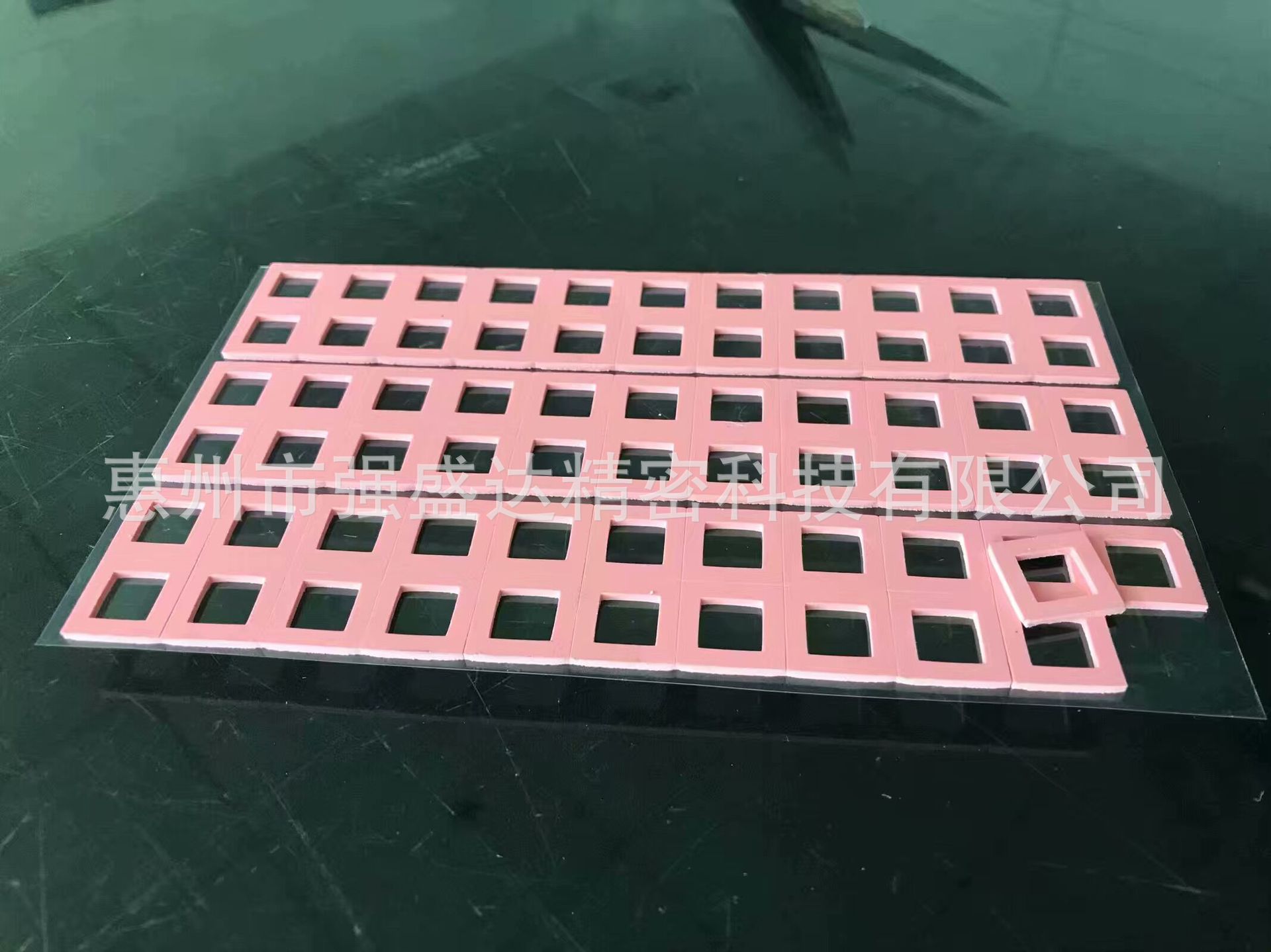 电池导热绝缘布散热矽胶片电源专用矽胶帽套软性导热硅胶矽胶垫片