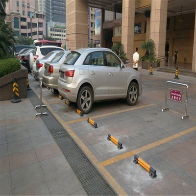 角铁防撞挡车杆金属钢管挡车器u型车轮定位器m型停车场车位挡车器
