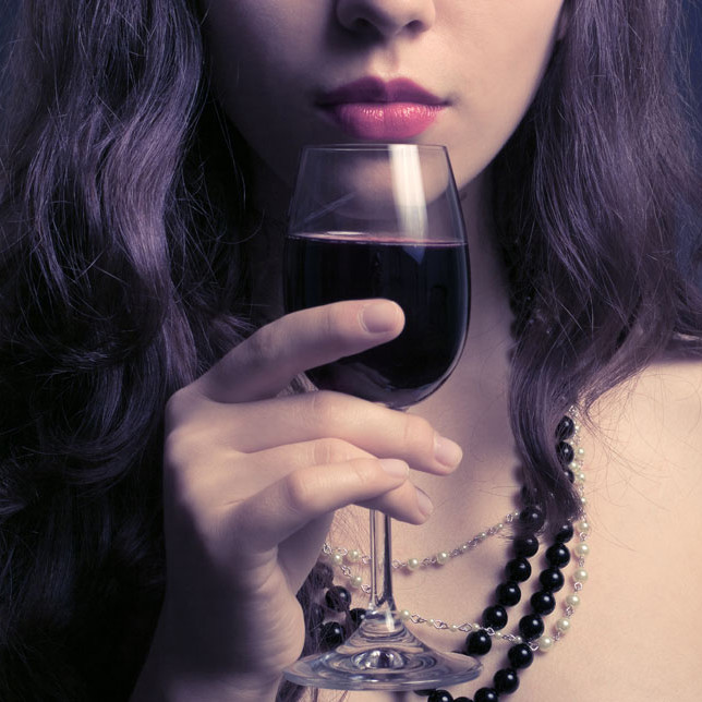 酒杯的造型决定了酒入口时的最先接触点,你知道吗?