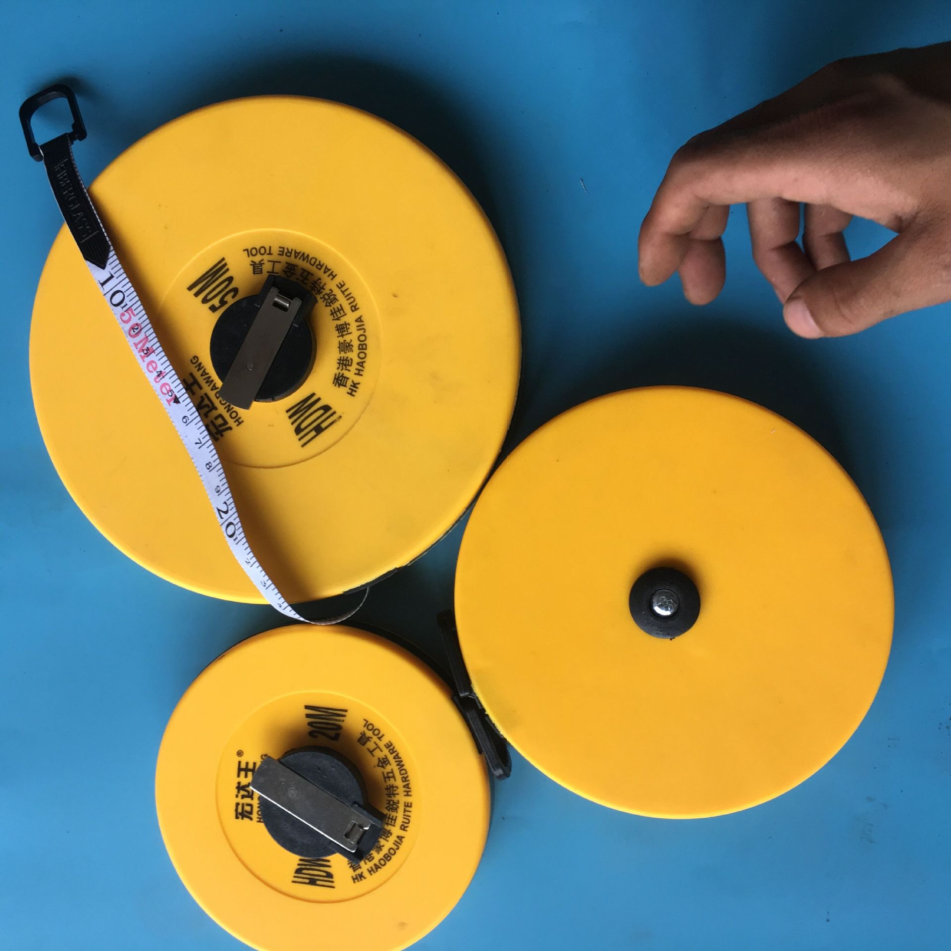 纤维软尺20米30米 50米工程皮尺玻璃拉尺体育用尺摇卷尺测量工具