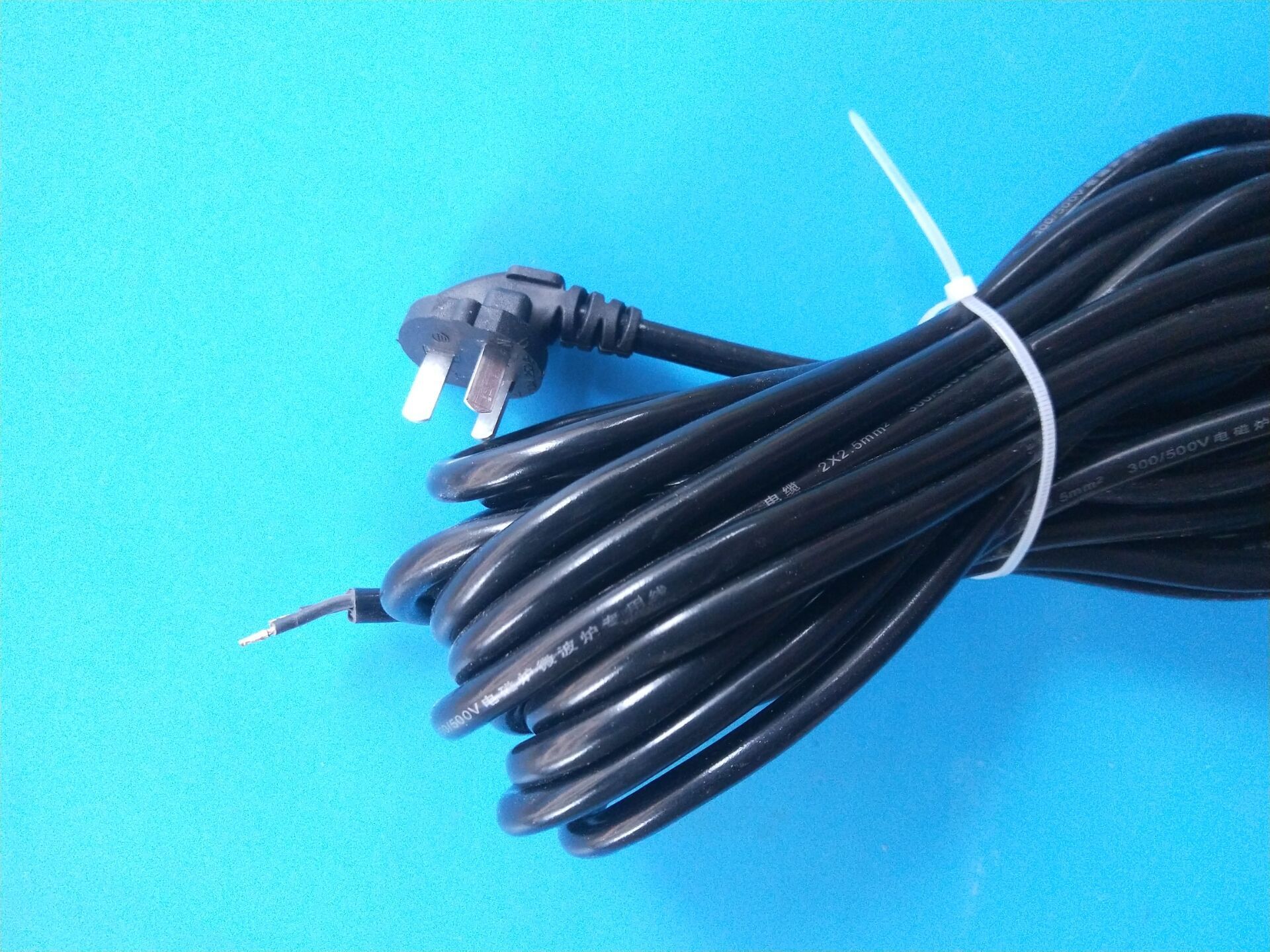 8米电源线三插电线2x2.5平方插板排插线黑色