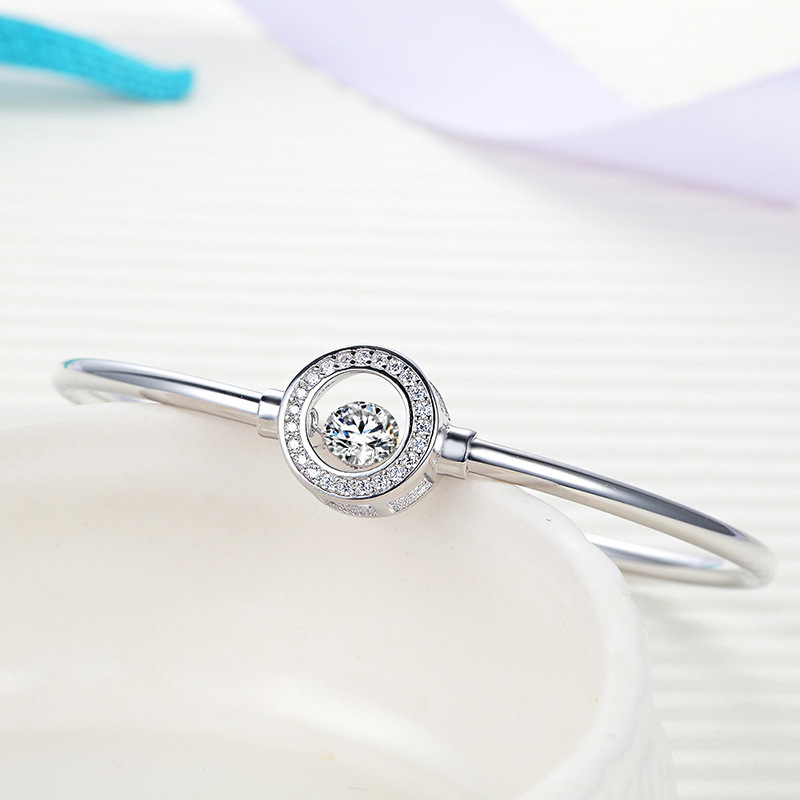 新款时尚简约925银灵动跳动的心钻手镯