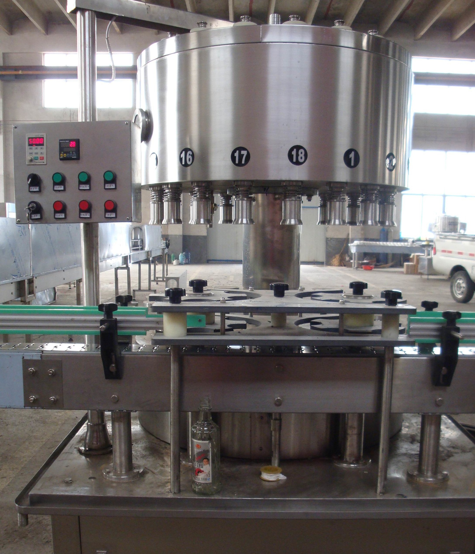 18头全自动白酒灌装机械设备 保健酒灌装机 瓶装酒灌装