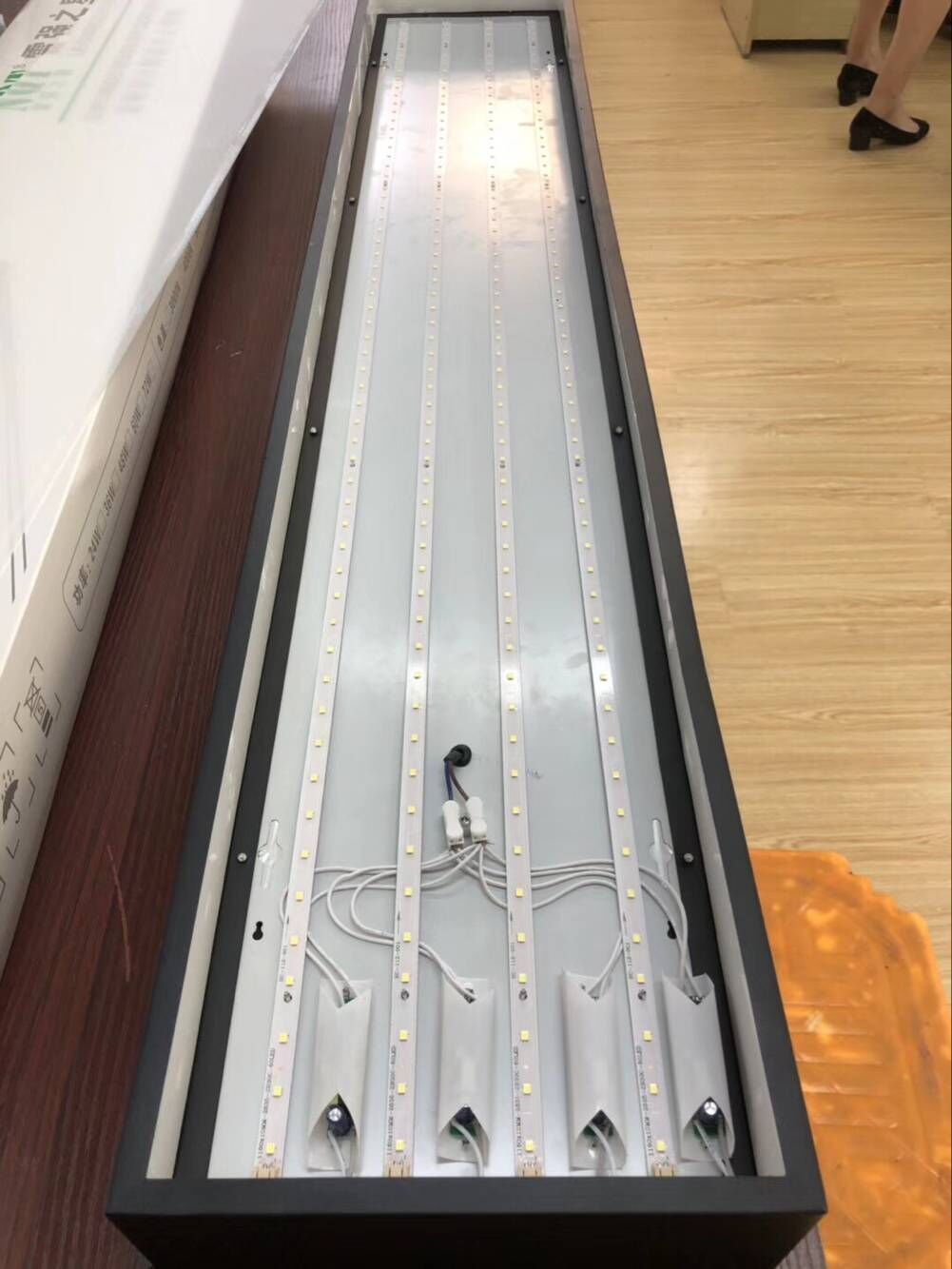 led长条灯办公室灯吊灯长方形吊线灯 健身房线条条形吸顶方通灯具