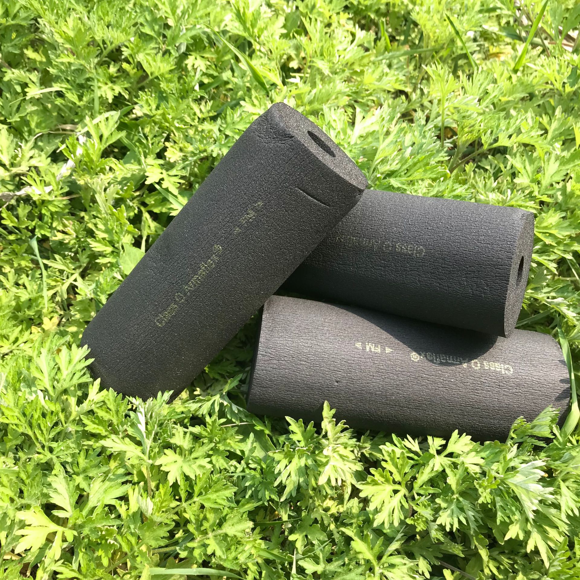 福乐斯橡塑保温管壳 空调管道b1级难燃橡塑管 10mm铝箔橡塑发泡管