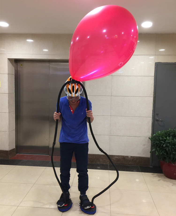 快乐大本营科学实验站脚踩充气泵打气筒充爆气球暖场游戏活动道具