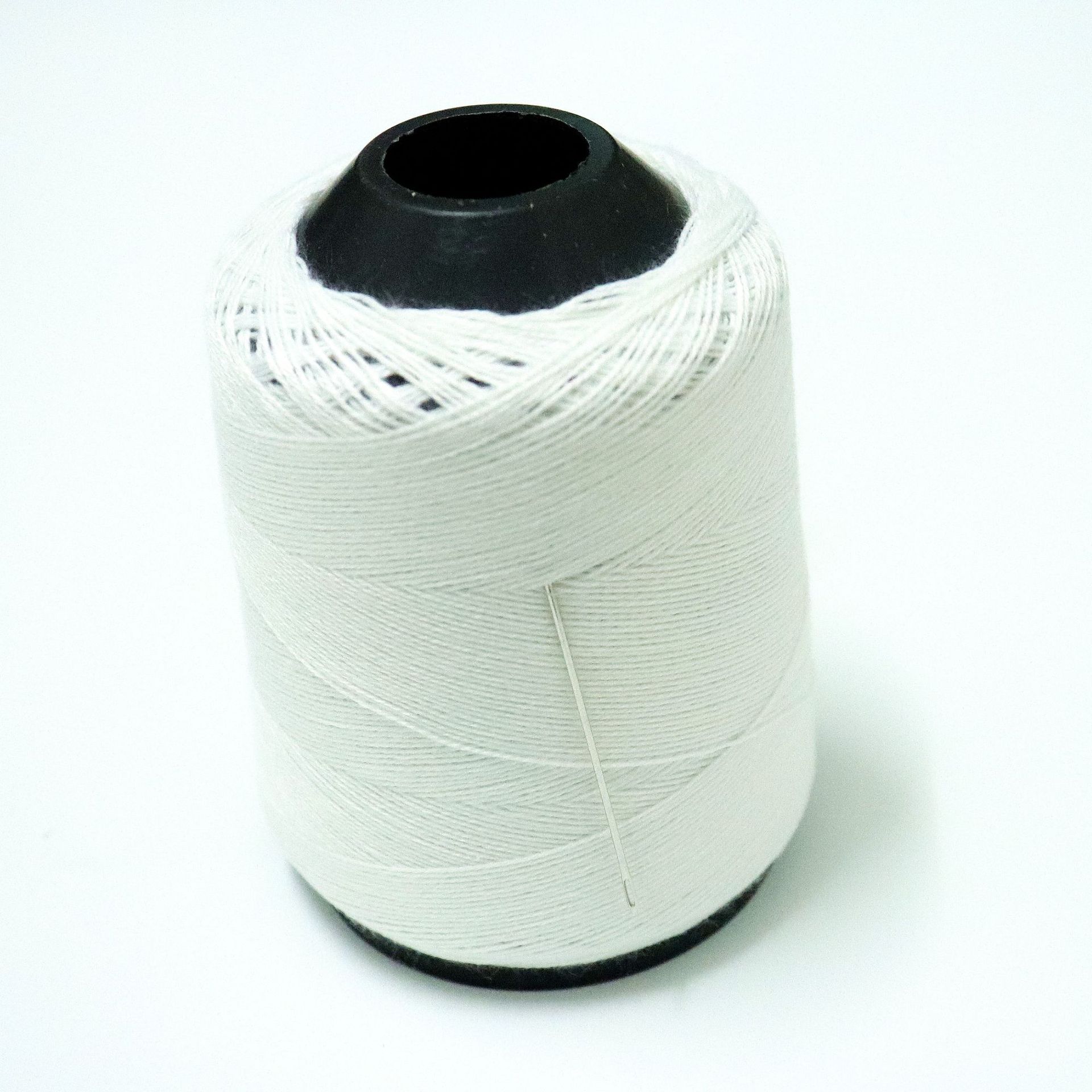 小白色宝塔线带针 缝纫机线 涤纶线 小宝塔线  义乌小商品批发