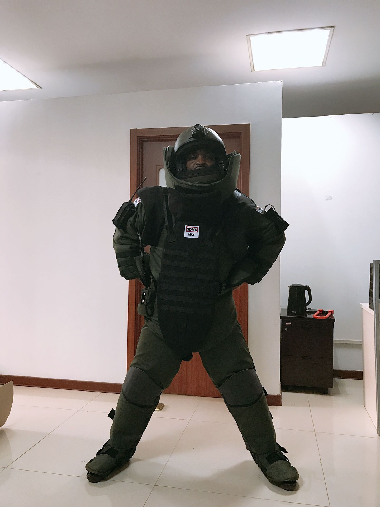 现货供应英国mk5排爆服 库存十套