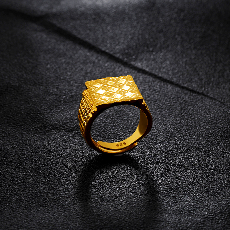 黄铜镀金沙金加厚金印字富贵福 男士新款切面菱格方戒指 久不掉色