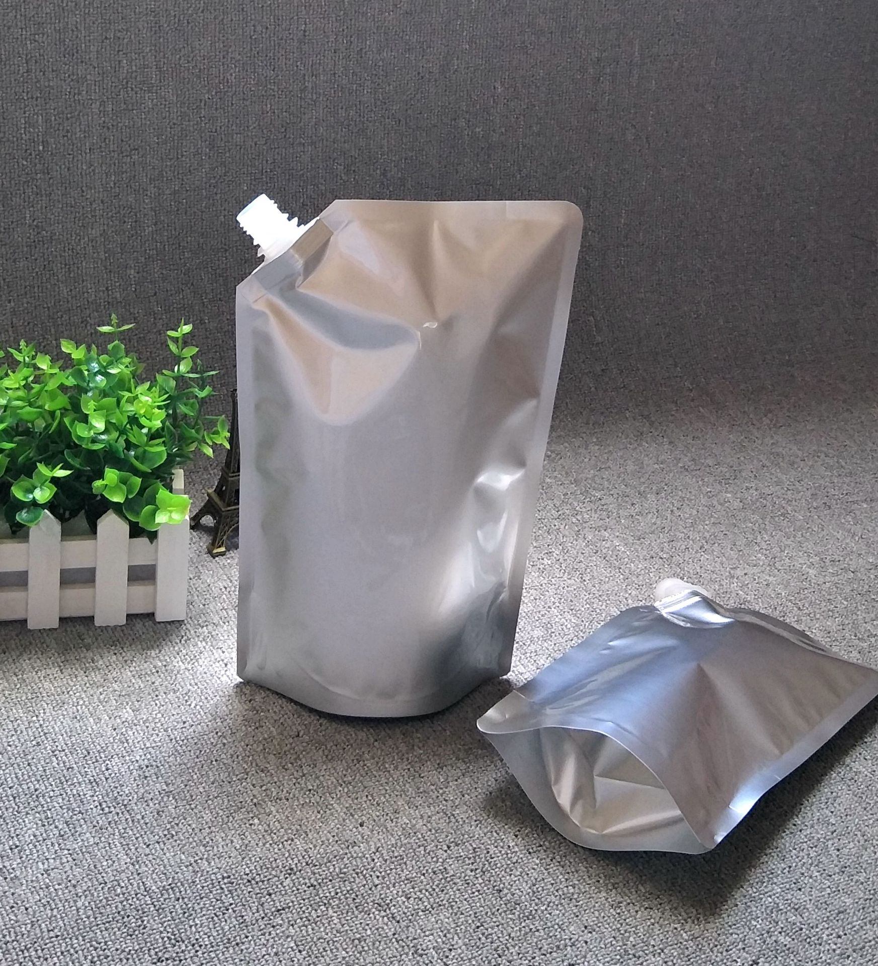 现货批发500ml 1000ml自立汁饮料液体铝箔吸嘴袋食品包装塑料袋