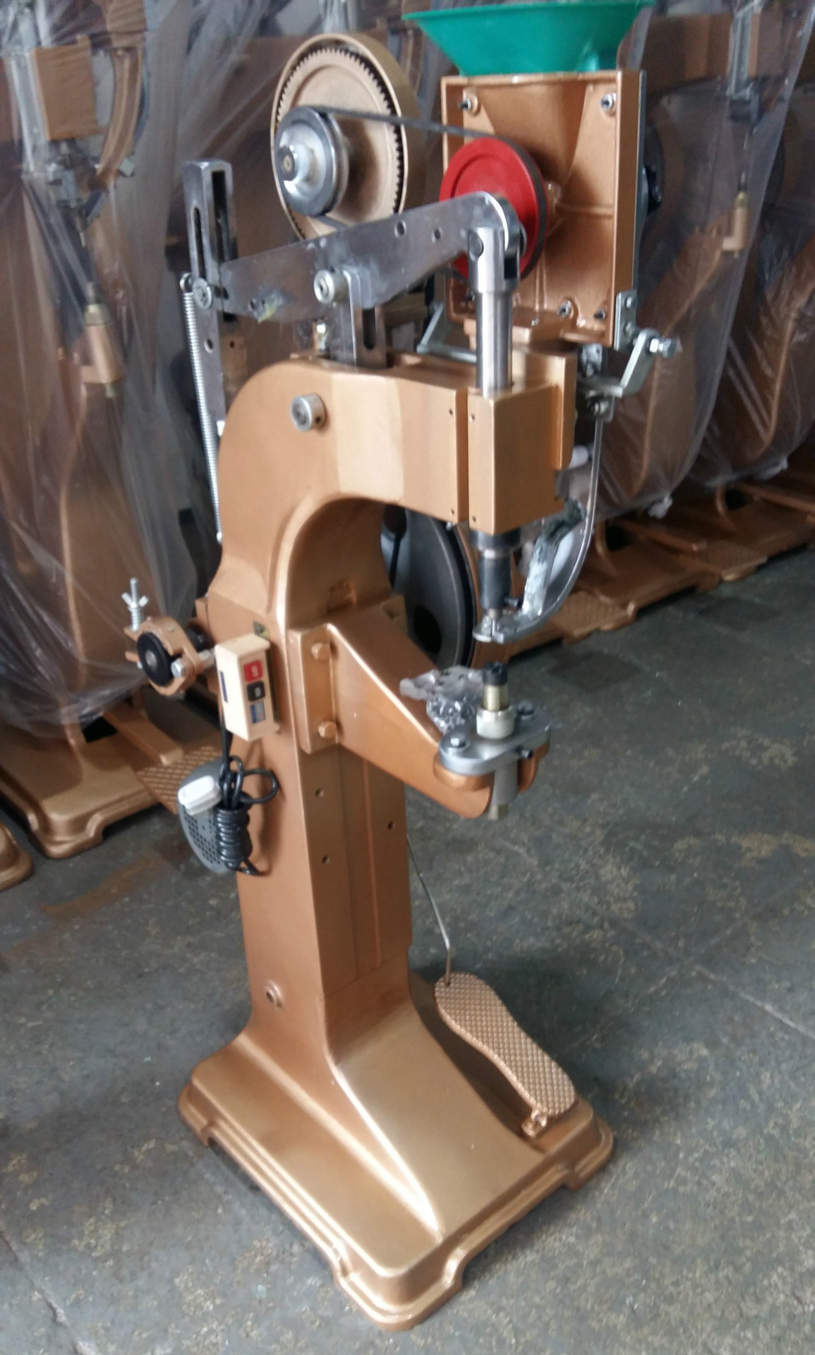 半自动虎骨扣铆钉机登山鞋扣劳保鞋扣d型扣钉扣机