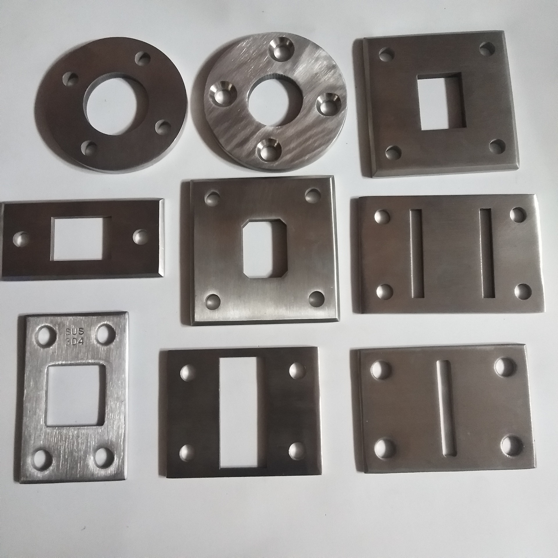 不锈钢底座 楼梯立柱脚板配件 焊接底板 厂家销售 异形非标定制