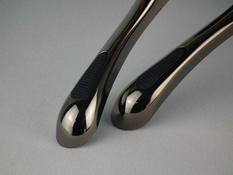 源头厂直供货源 经济环保 当下流行元素电镀枪黑色女套装塑料衣架