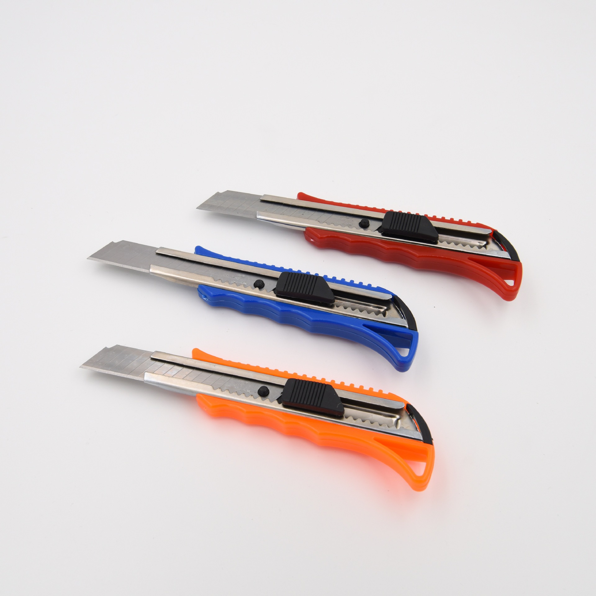 厂家直销日钢大号美工刀精美介刀裁纸刀美工刀介刀bq229现货