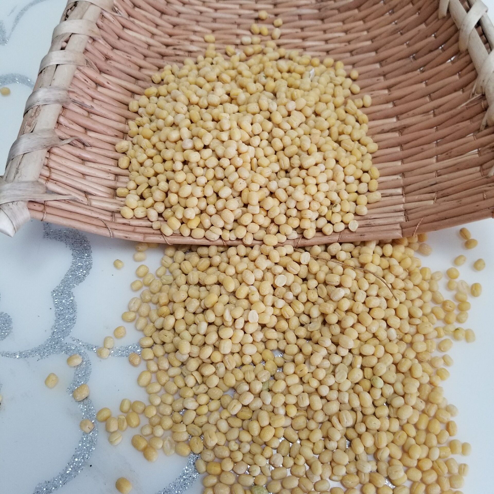 现货供应去皮绿豆仁五谷杂粮现货脱皮绿豆半扒皮绿豆袋装25kg