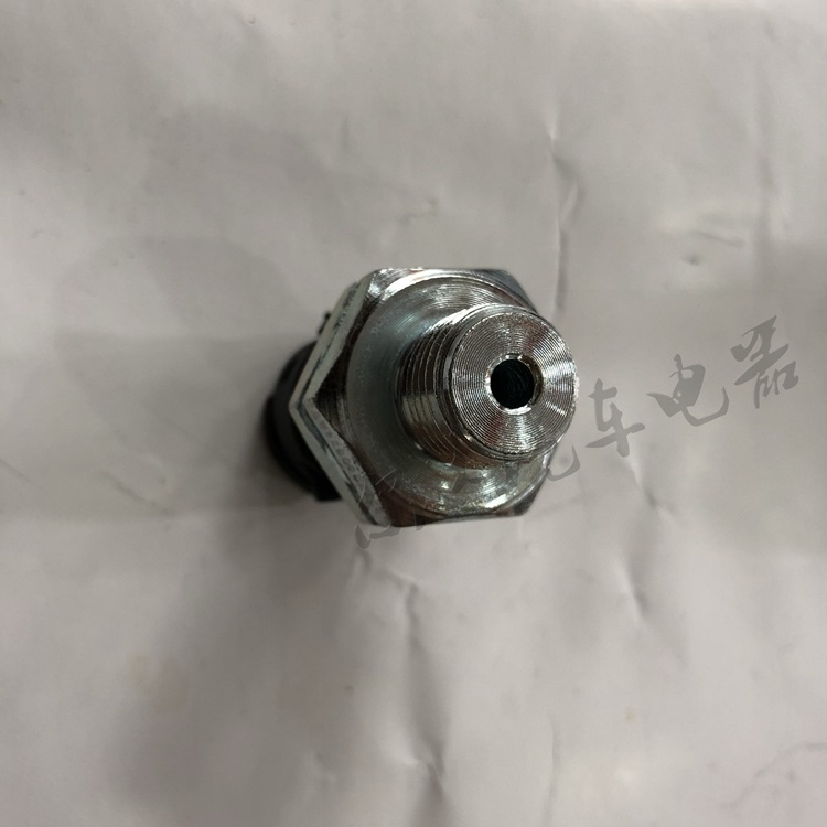 福田 欧曼gtl etx刹车灯开关 制动灯开关控制 信号灯1b249373008