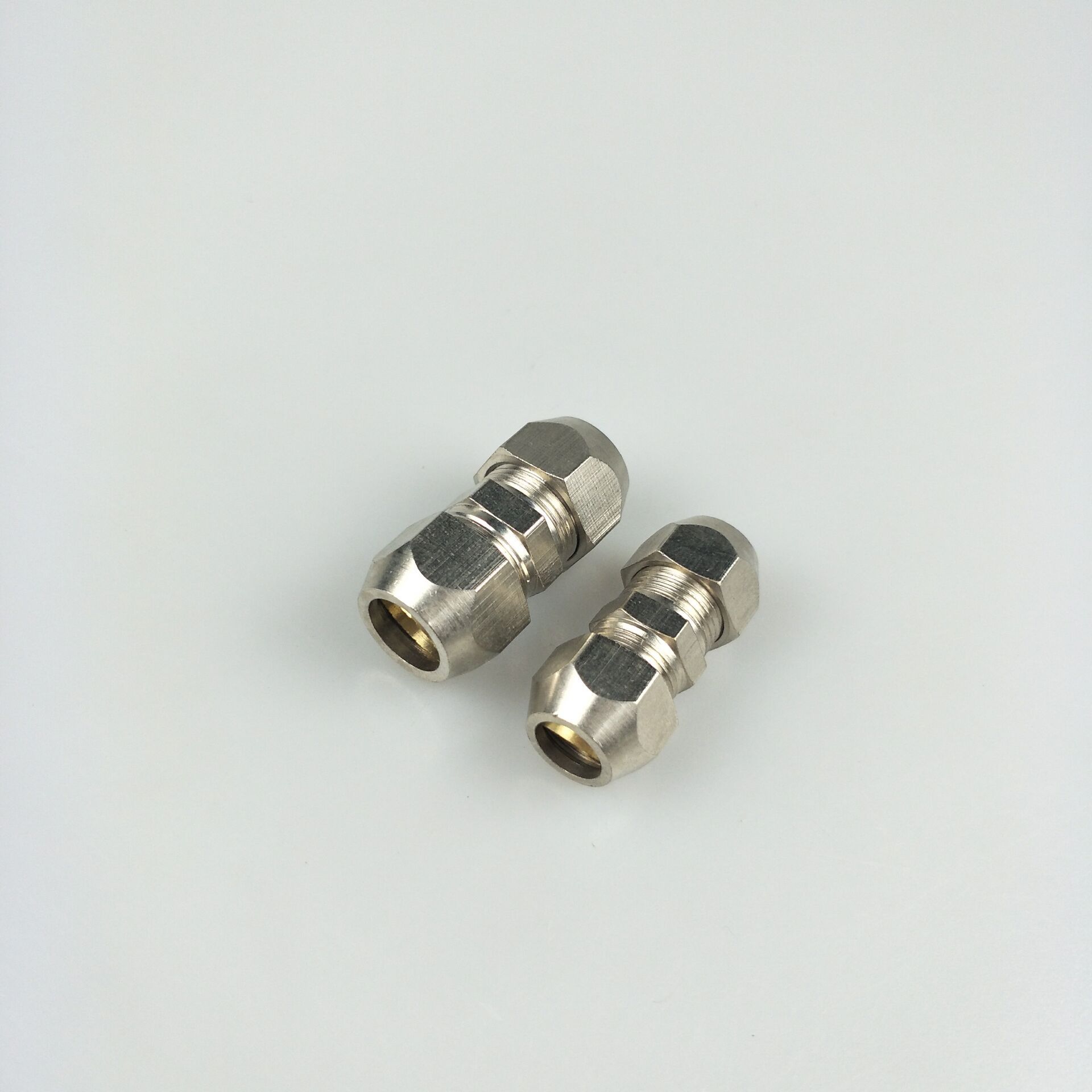 快拧穿板 隔板直通接头 快拧穿板直通 锁母铜镀镍