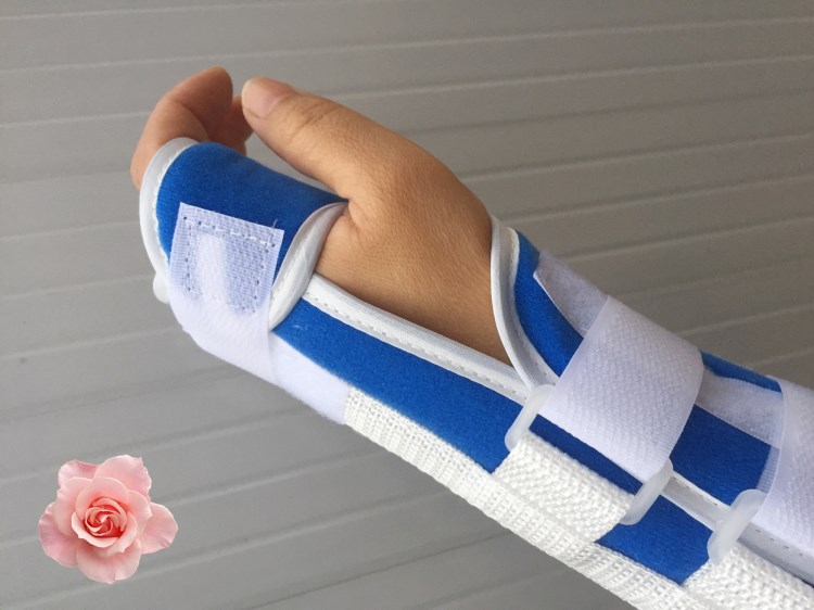 前臂超关节支具手腕护具前臂桡骨夹板护托护腕扭伤骨折带钢板固定