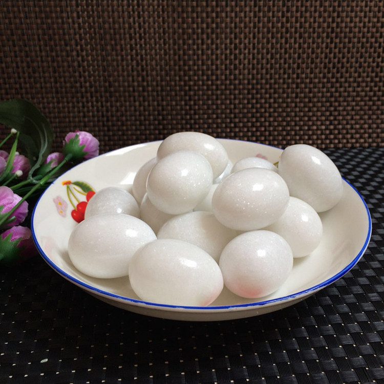 雪花白玉健身鸡蛋手玩件销售 玉石按摩鸡蛋手把件地摊 可以把玩
