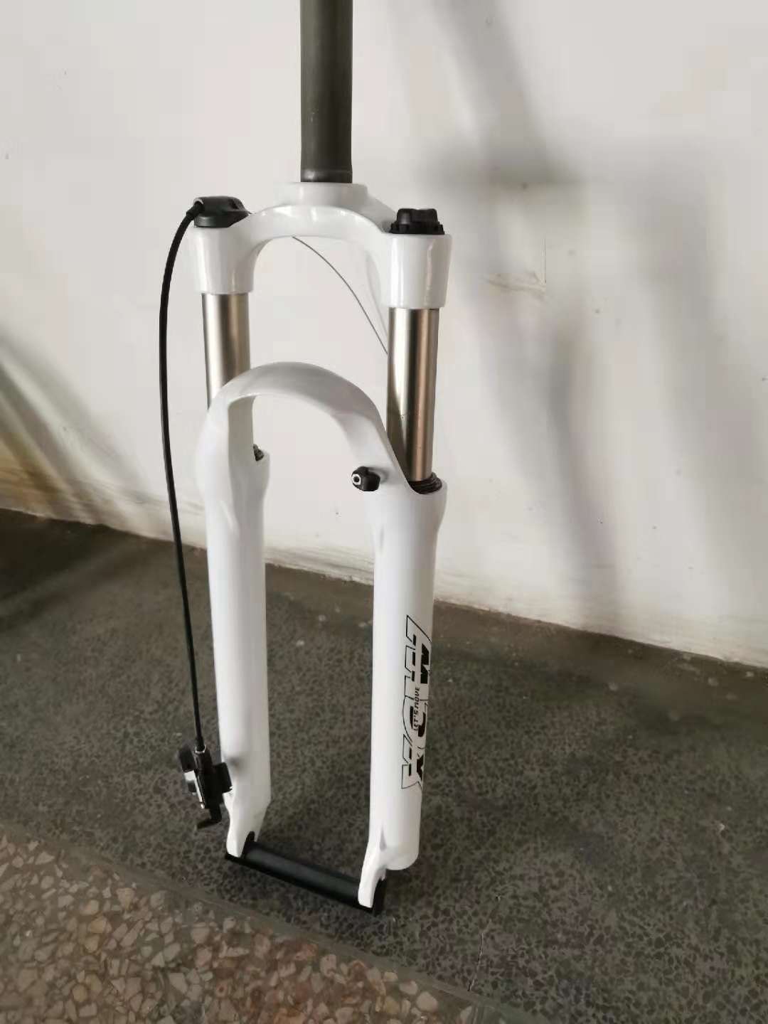 26寸油簧减震前叉线控减震山地车前叉