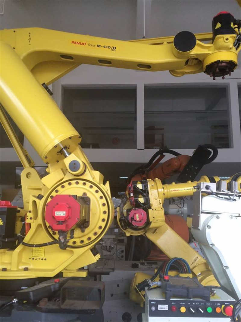 二手发那科码垛机器人 50kg4轴关节机械臂 搬运上下料联动机器人