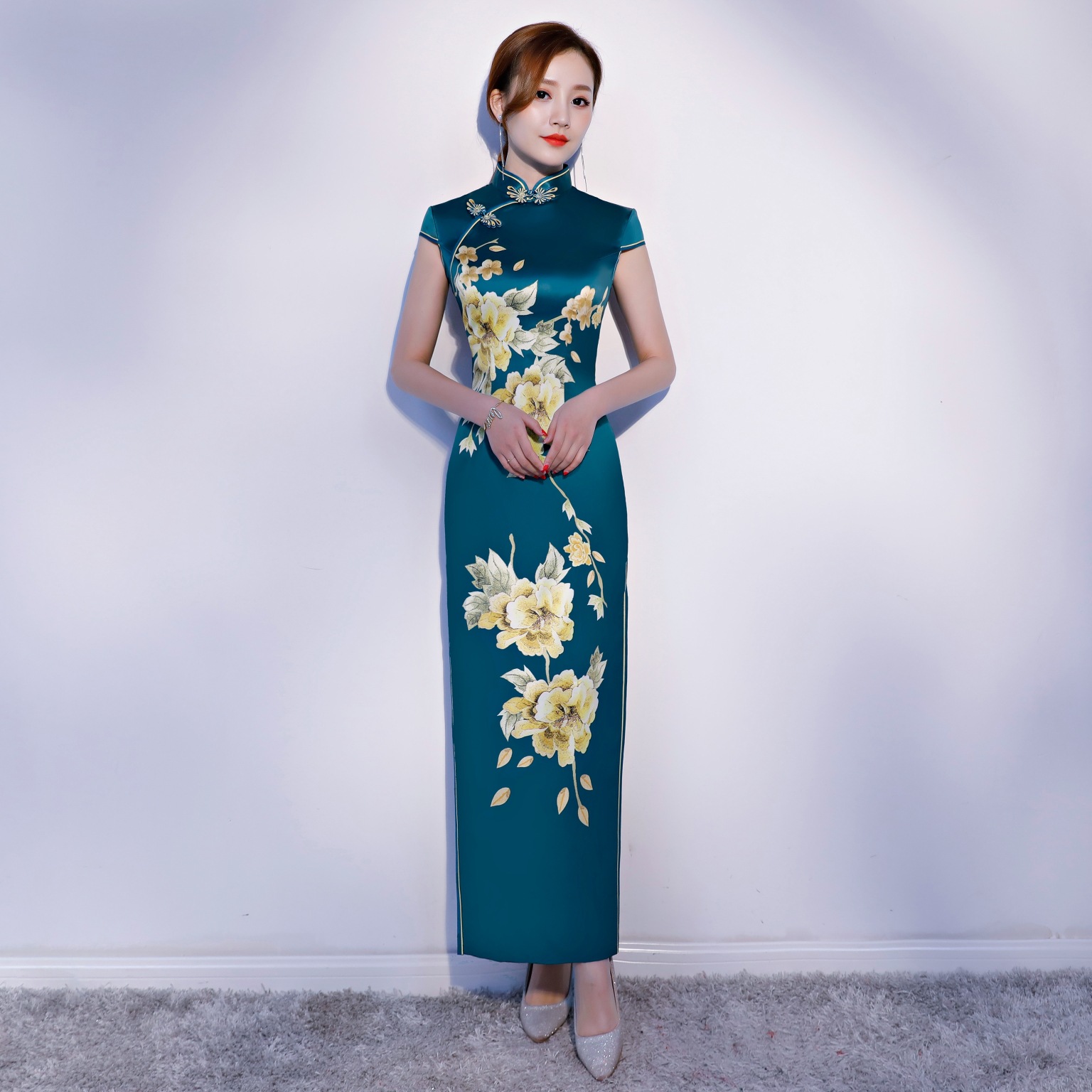 近代中国女子的标准服装 旗袍