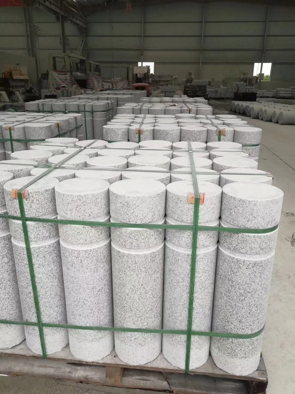 厂家直销花岗岩石材车挡石 挡车柱圆球圆柱 芝麻白芝麻灰五莲花