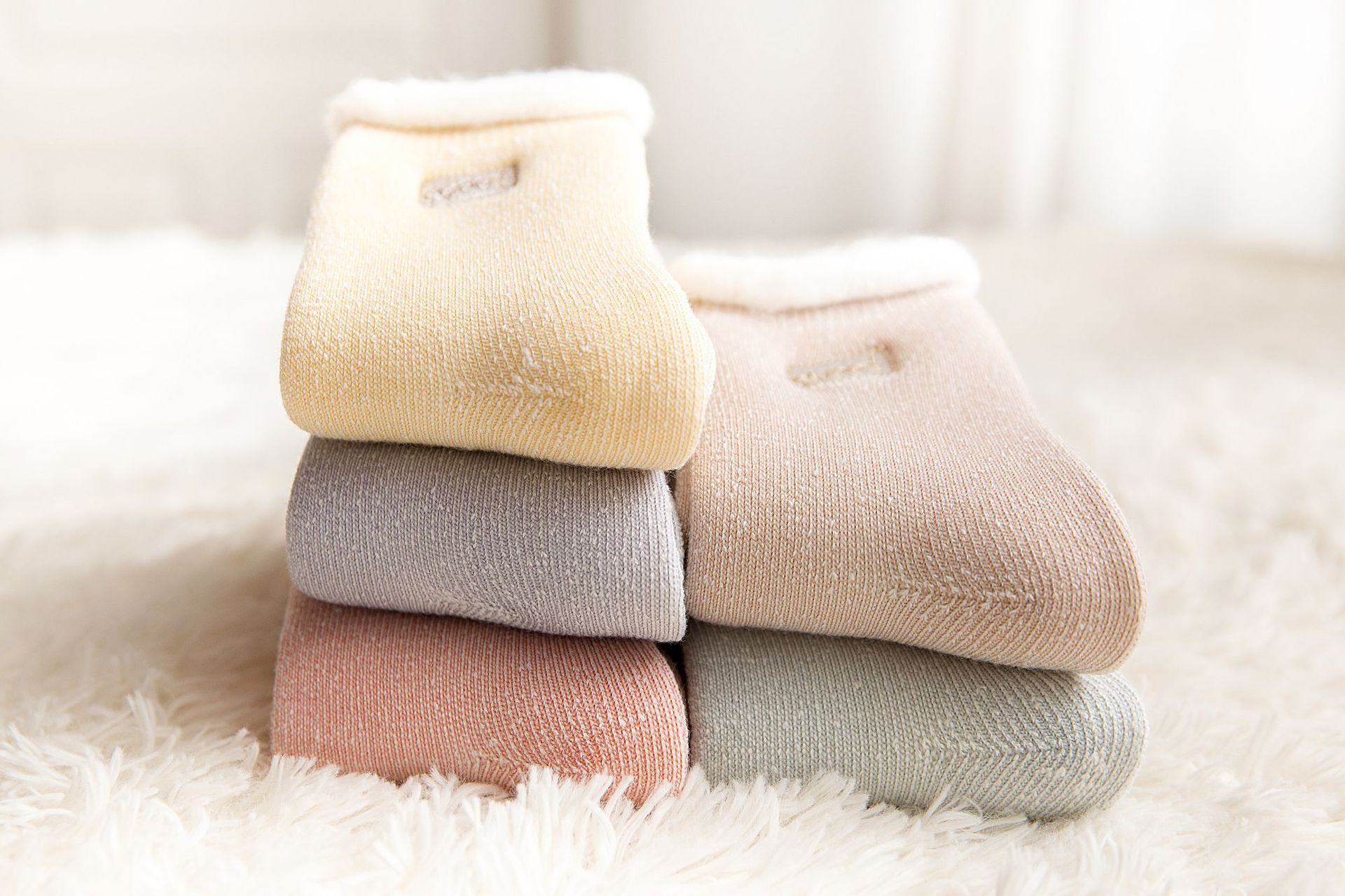 冬季保暖女袜子批发 加厚拉绒拉毛睡眠袜 毛圈袜纯色刺绣袜子