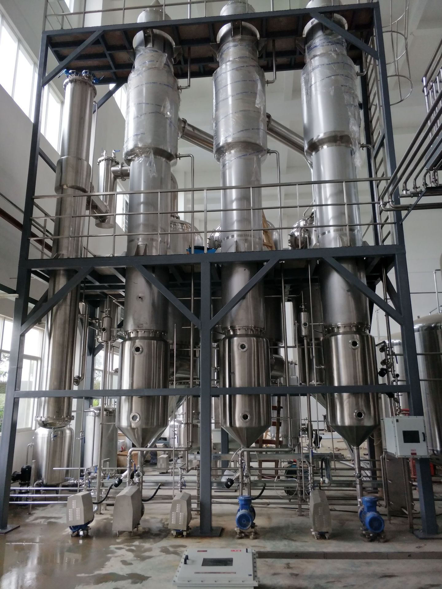 全自动三效降膜浓缩蒸发器单效降膜蒸发器废水真空蒸发器