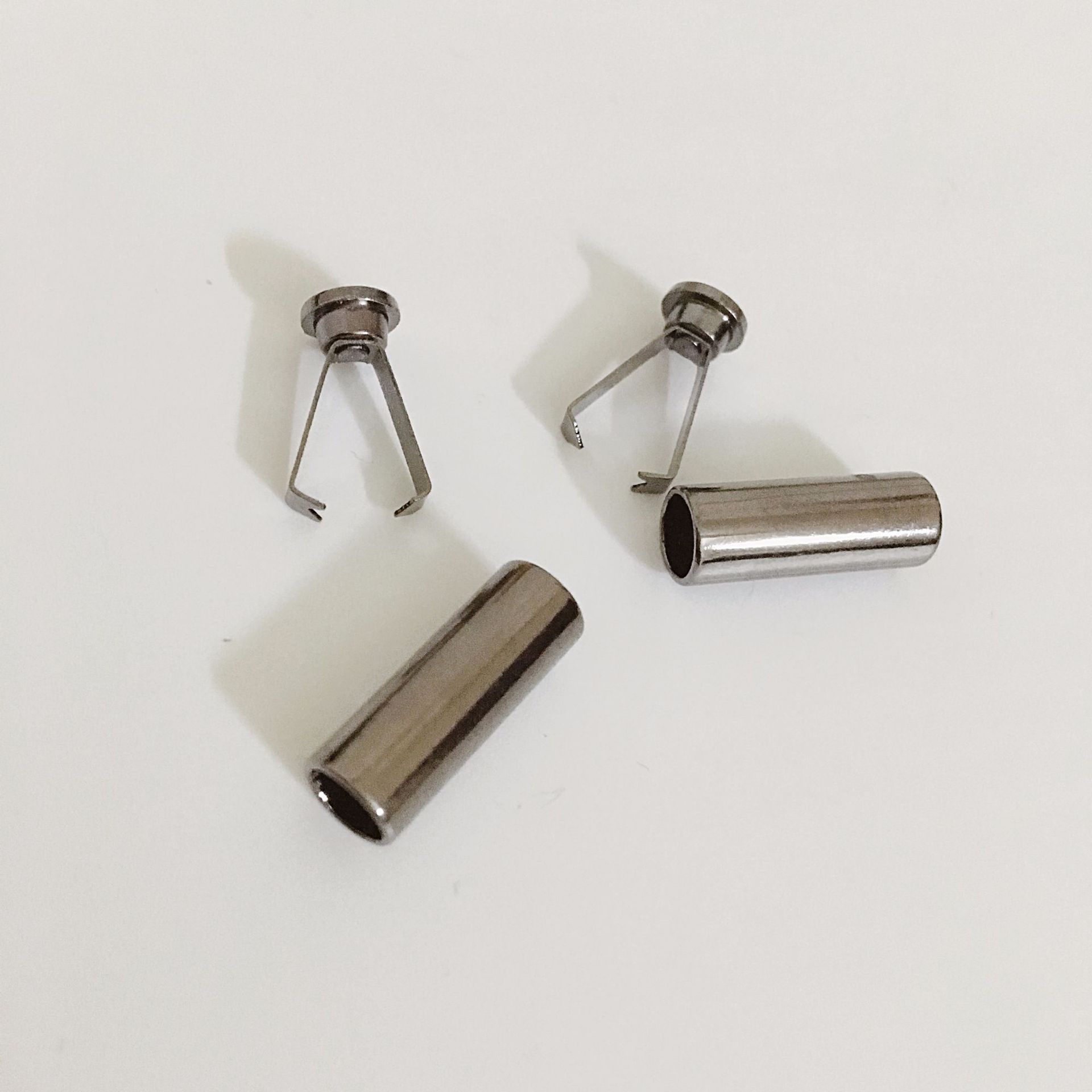 厂家直销金属带夹子吊钟 圆柱体合金绳扣精美精致可定制logo