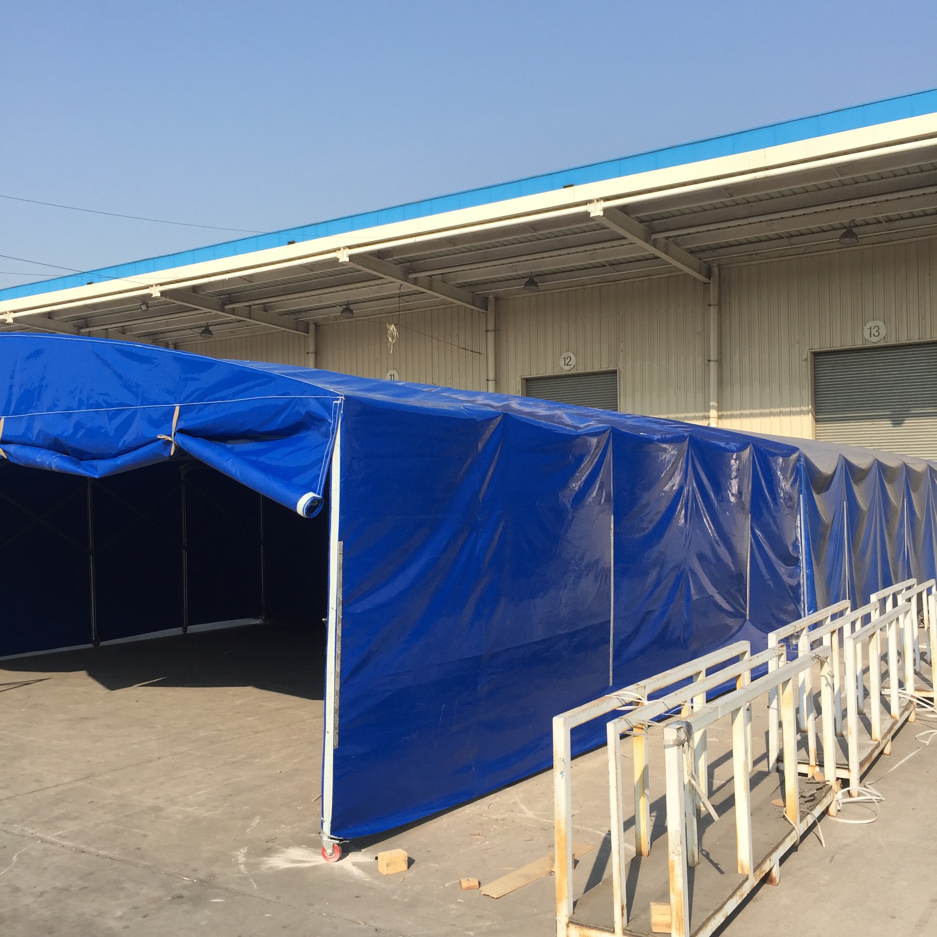 厂家直销各种规格的仓储蓬户外防雨蓬推拉蓬伸缩蓬
