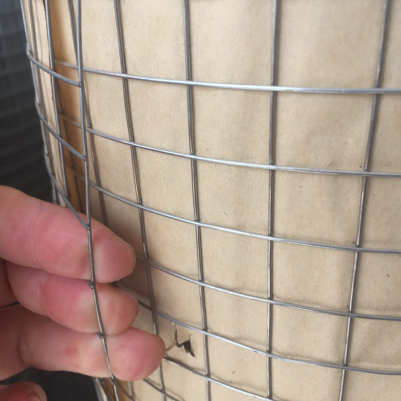 东莞深圳广州方格网冷镀锌铁丝方格铁网养殖电焊网