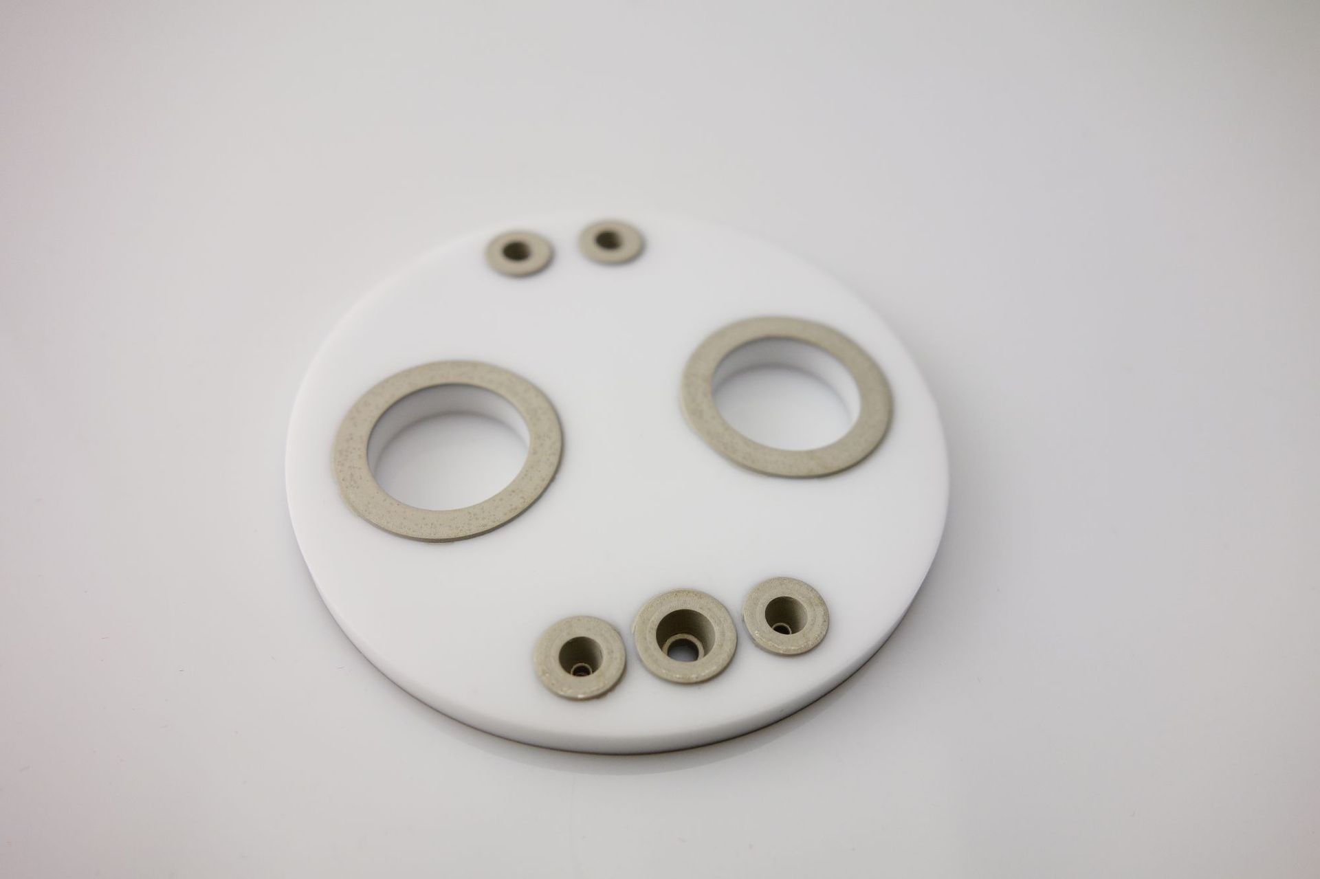 供应大量优质新能源领域陶瓷零件陶瓷管壳量大从优