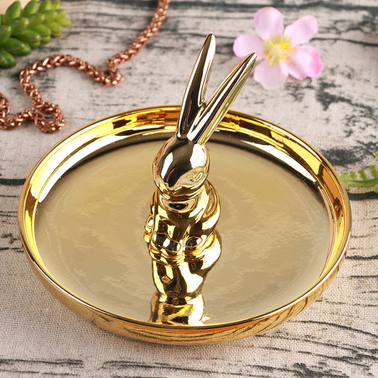 One Piece Dropshipping European and American Luxury Golden Ceramic Rabbit Jewelry Storage Tray Desktop Bathroom Ring Setting Jewelry Rack