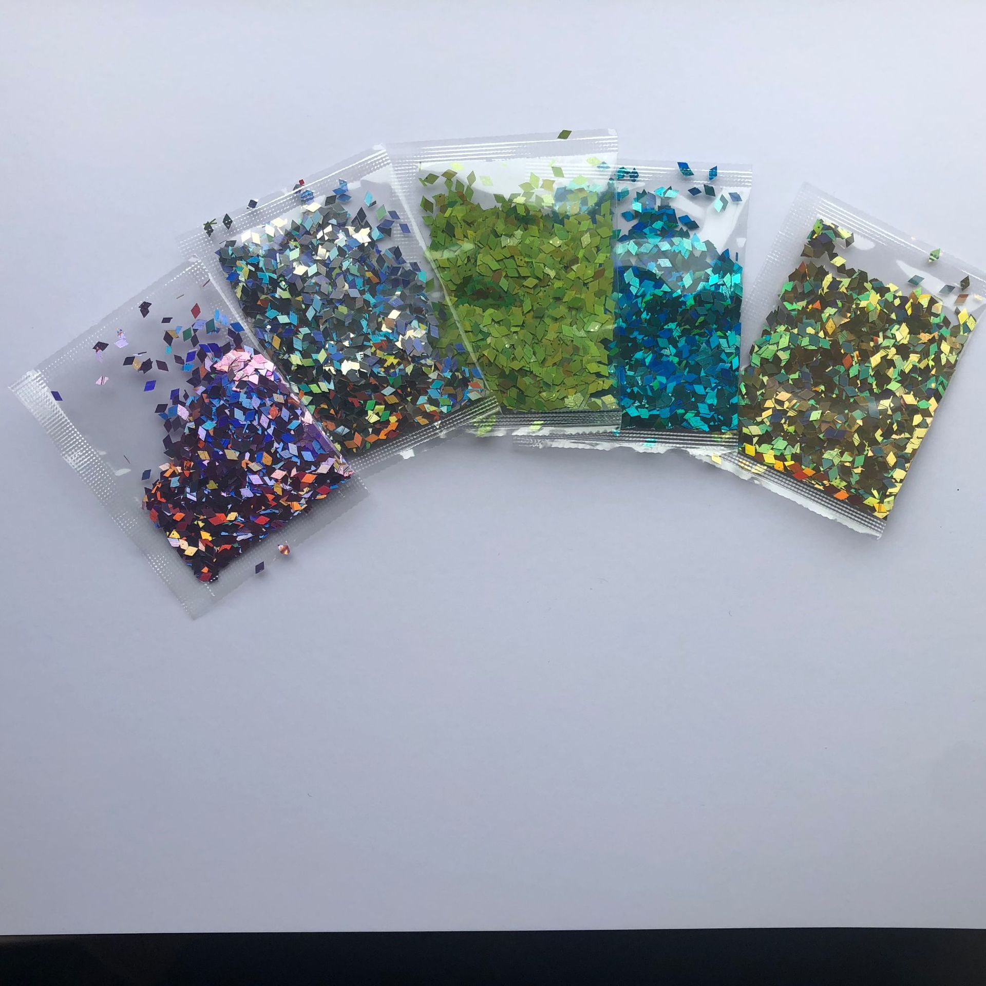 厂家批发 2gx20包菱形镭射六边形彩色闪光亮撒金粉卡袋装金葱粉