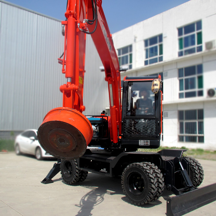 轮式抓钢机 四轮驱动吸盘机 废品收购站用抓铁机 360度旋转爪子